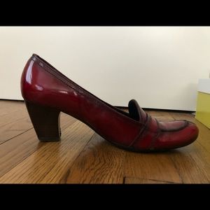Women’s pumps. Red leather, like new.